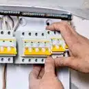 Les différents types de contacteurs jour nuit pour votre tableau électrique