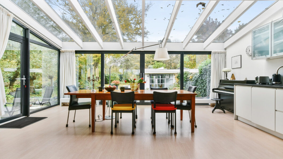 Une véranda lumineuse pour sublimer votre maison à Vernon !